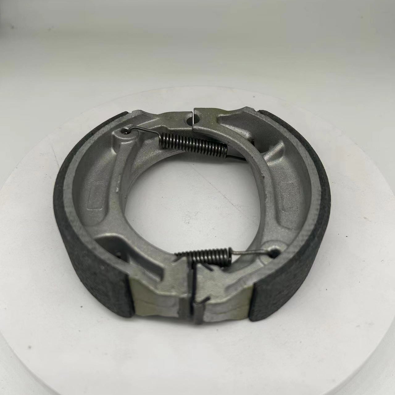 New Product Motorcycle Spare Parts Brake Shoe for JH70